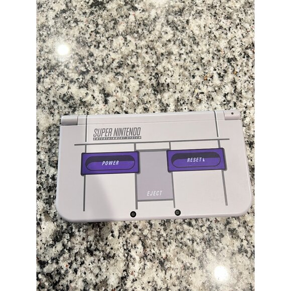 Nintendo New 3DS XL Super Nintendo Entertainment System Edition Portable Handhel - Picture 1 of 2